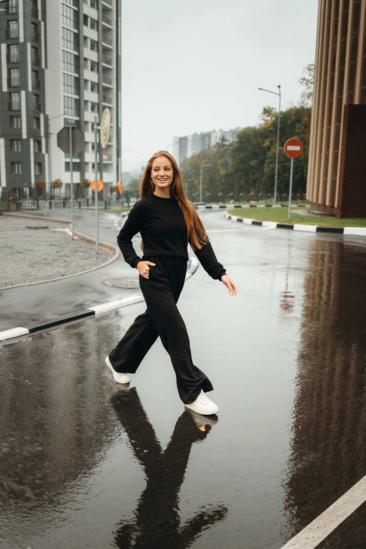 Спорт костюм штани клеш і світшот 56567 фото